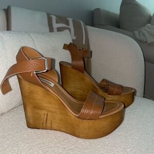 Steve Madden Tan Platform Sandals